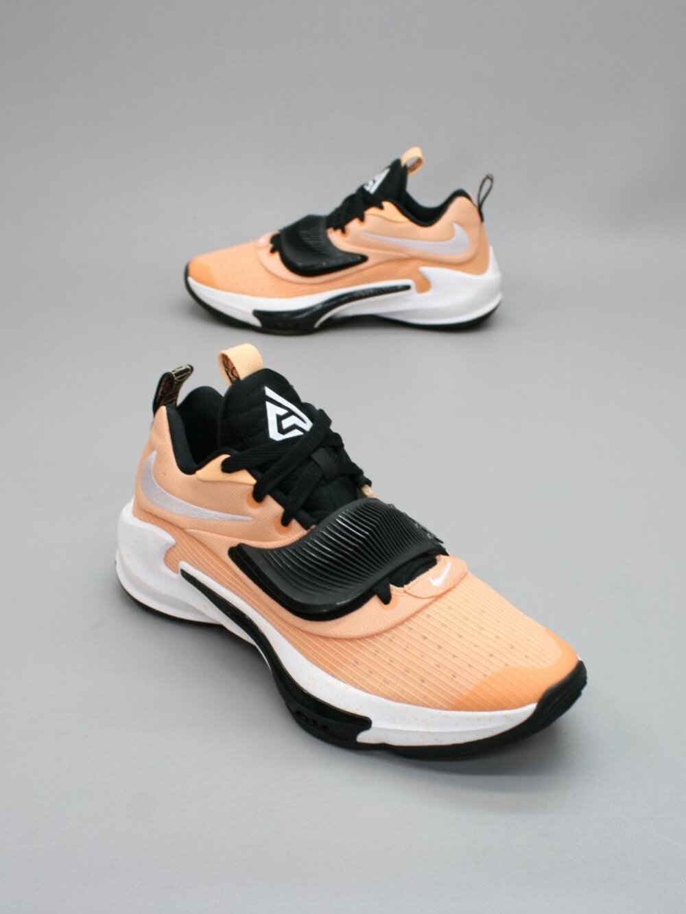Nike Men's 10.5 Zoom Freak 3 TB Orange Chalk Basketball Shoe Sneakers DA7845-700